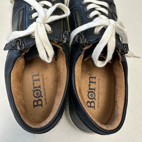 Born Paloma Leather Sneaker Women size 9 Black 2 Side Zippers - Picture 2 of 6